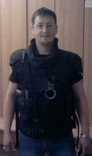 James  Bond  008