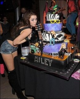 I  Know  the  real  miley  cyrus~~