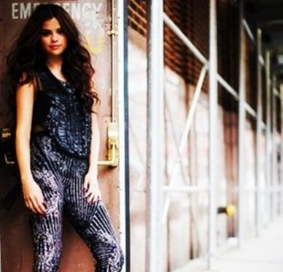 Selena  Gomez